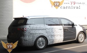 New kia Sedona Spied Testing