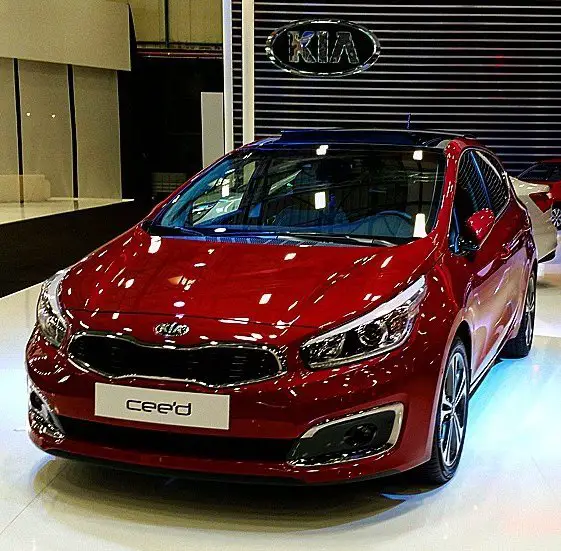 2016 Kia cee'd red