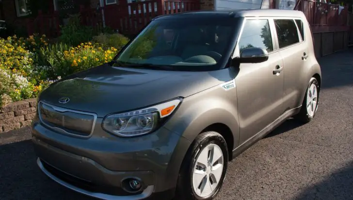 Kia Soul EV painted in Titanium Gray