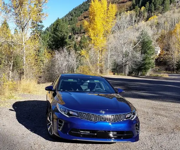 Horizon Blue Kia Optima Image