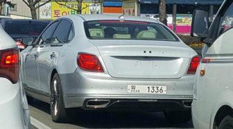 Kia K900 test mule spotted in South Korea