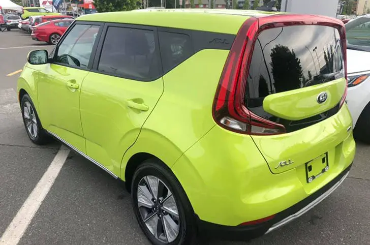 Kia Soul EV in Canada comes with lime green color