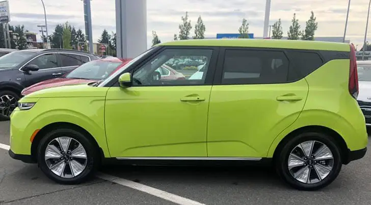 Kia Soul "lime yellow" paint job