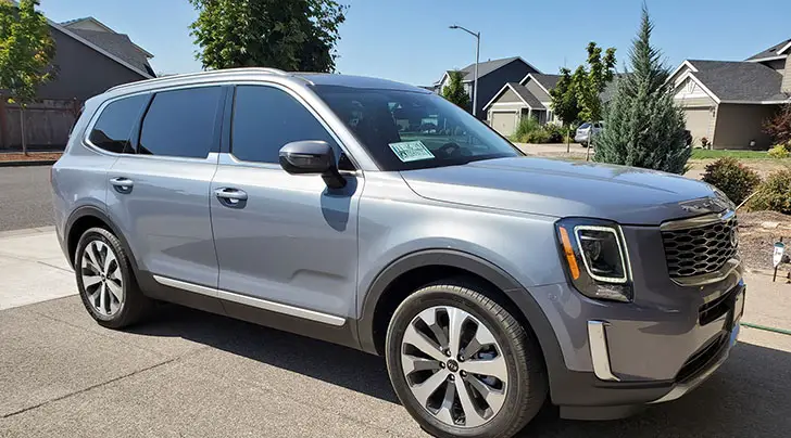 Kia Telluride In Everlasting Silver Exterior color