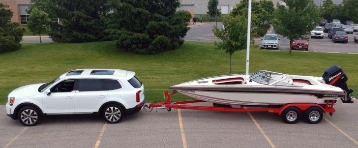 Towing a boat with Kia Telluride