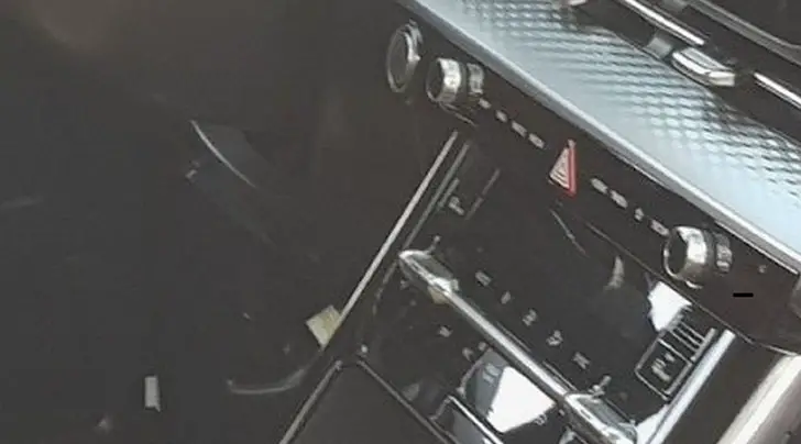 Next-Generation Kia Sedona Interior Spy Shots